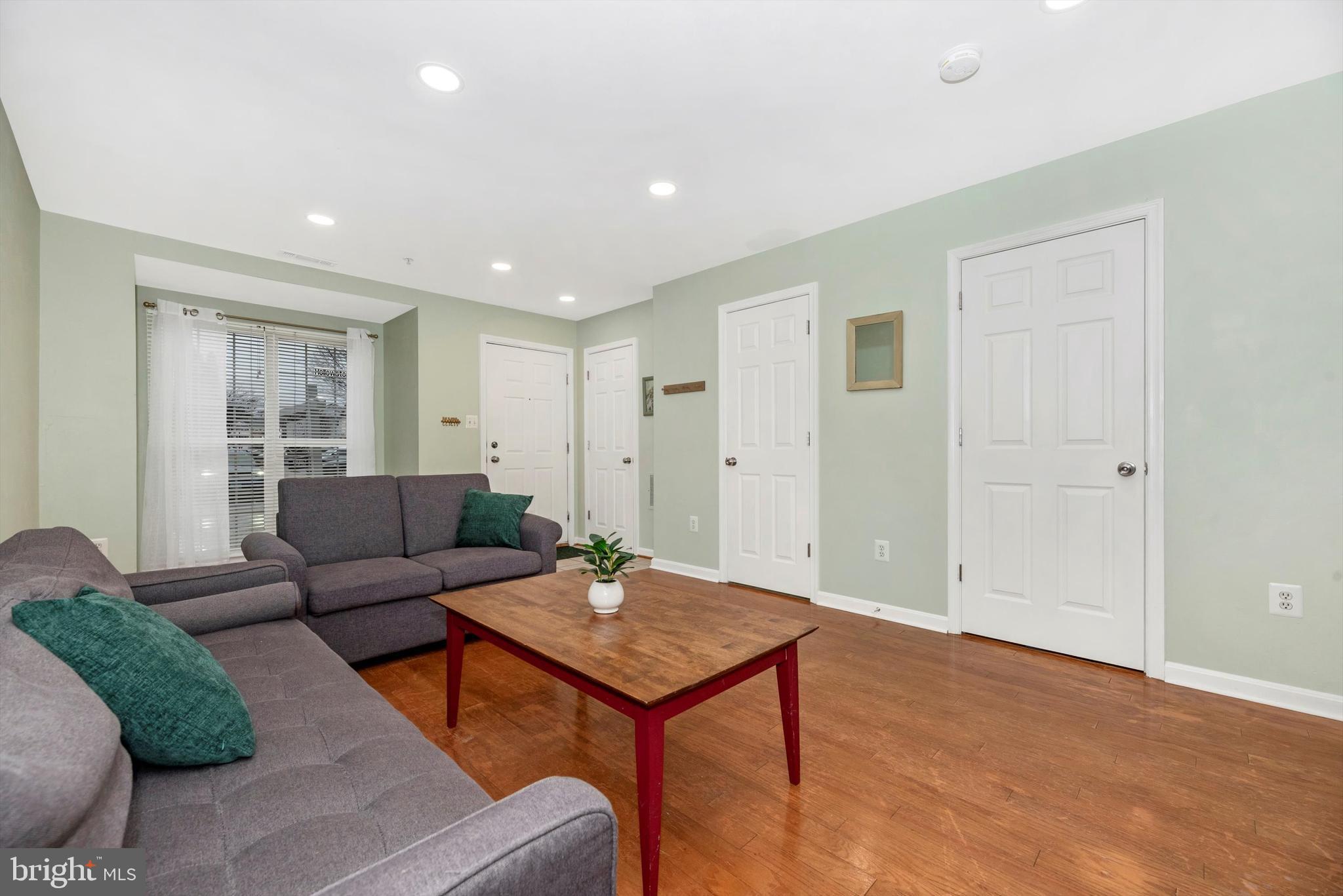 BALLENGER CREEK CENTER POND - Residential