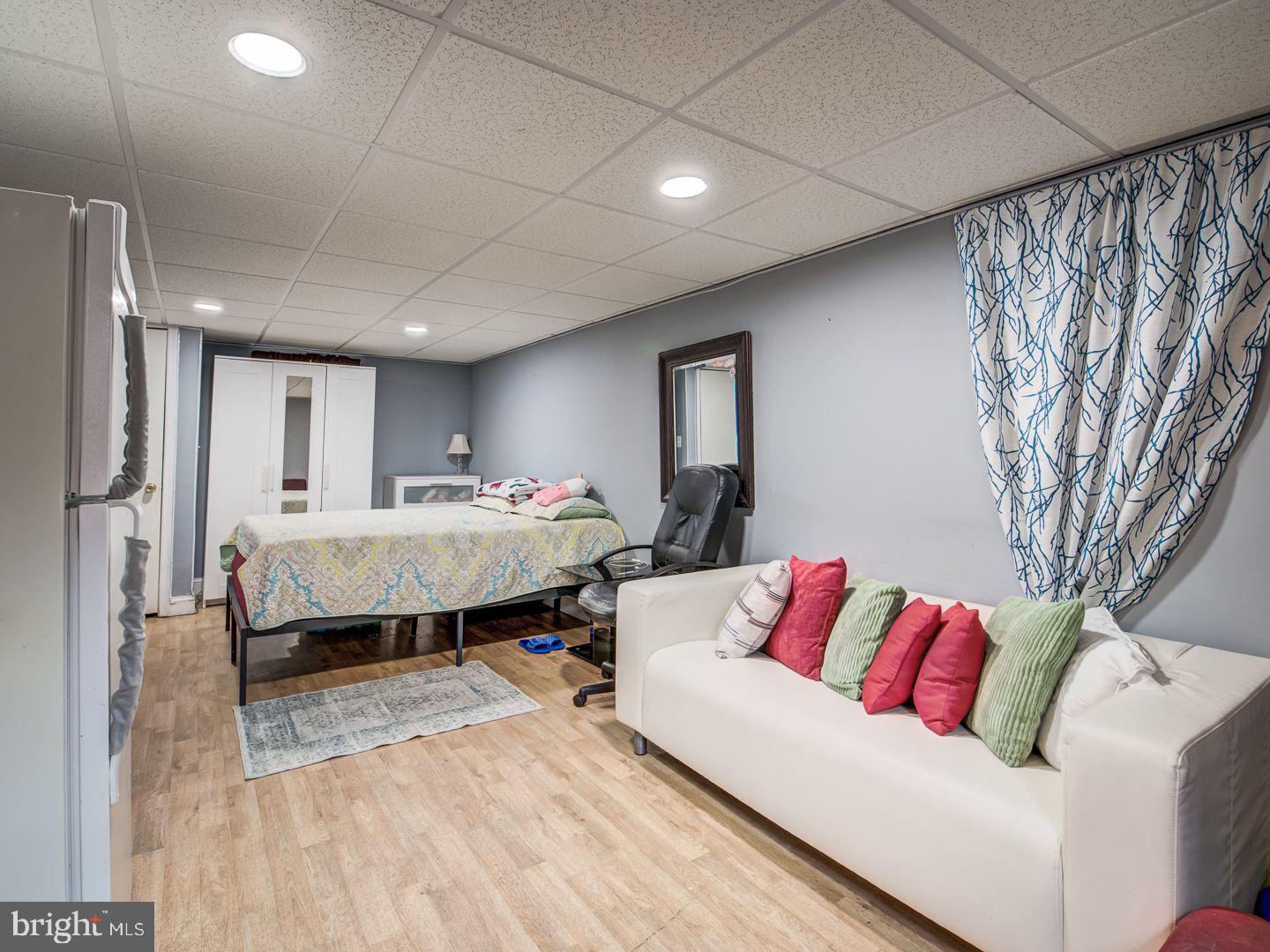 BARSTOW & BUNCH - Residential