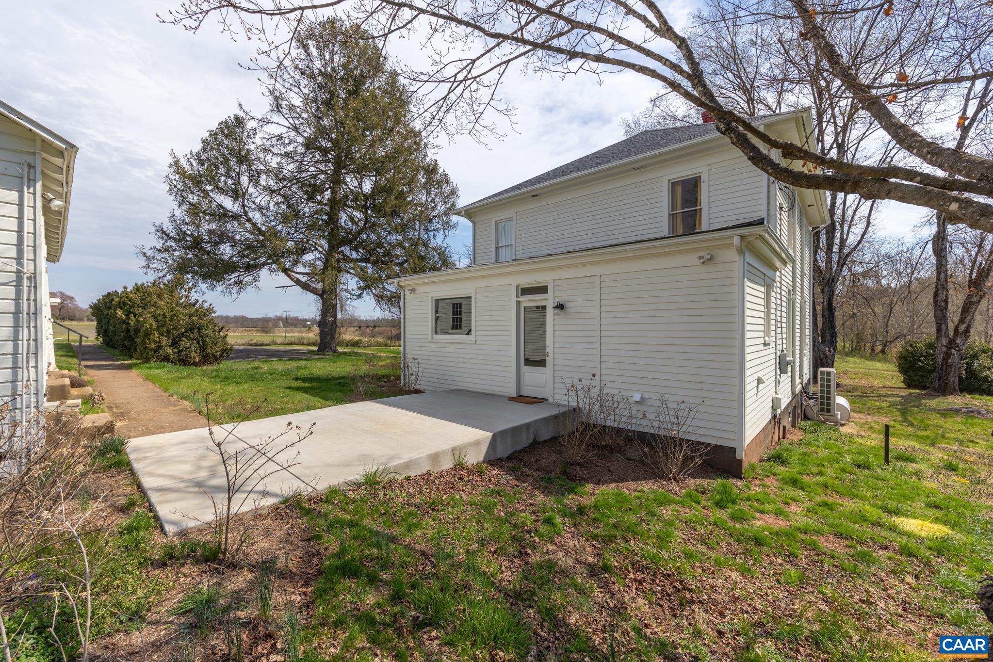 242 MADISON MILLS LN