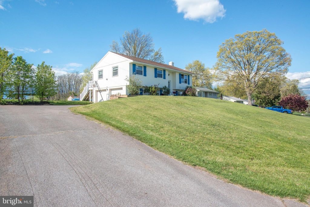 Photo of 47 Parkview Drive, Elizabethtown, PA 17022 (MLS # PALA2049970)