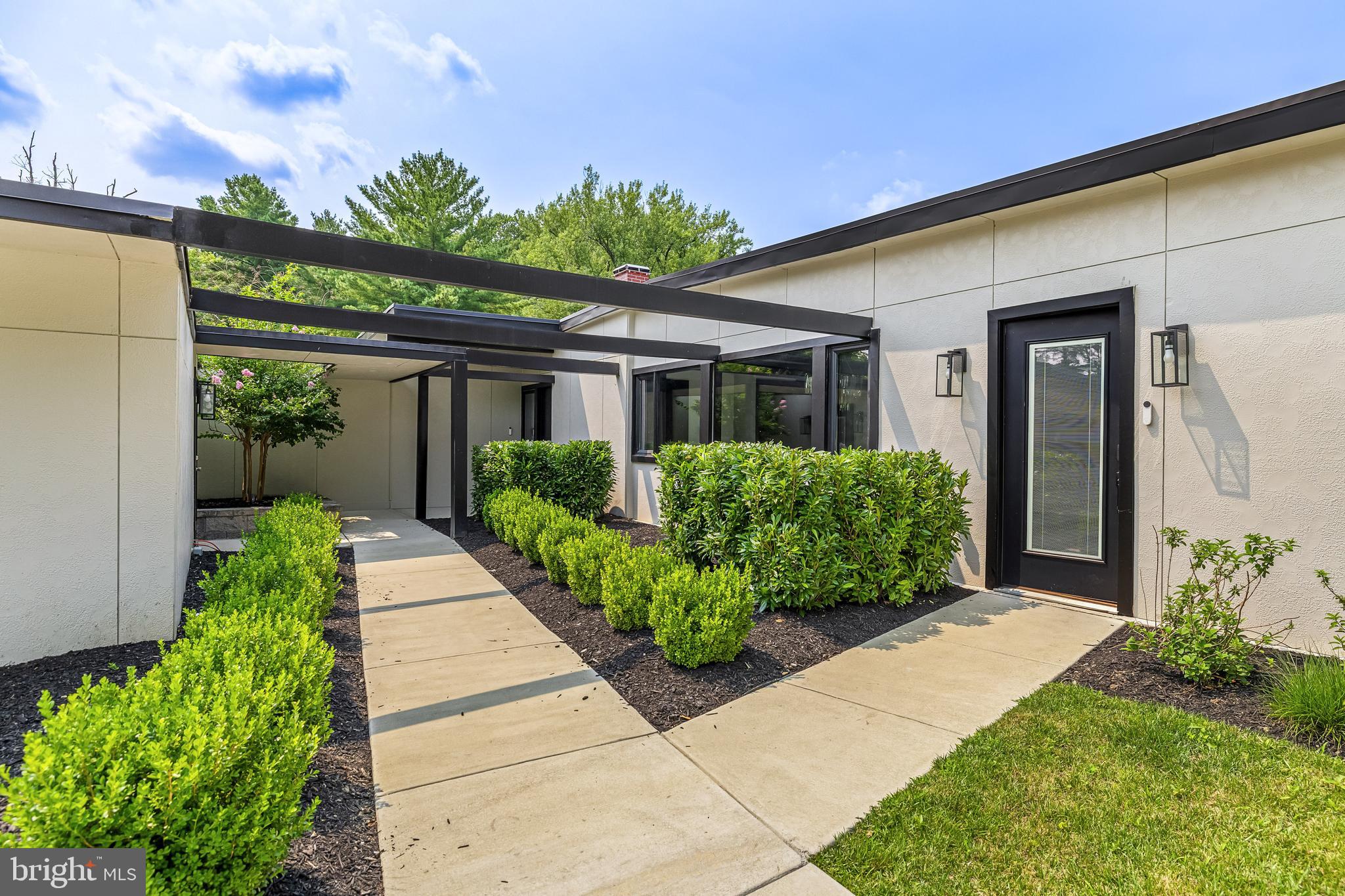 3602 BARBERRY COURT