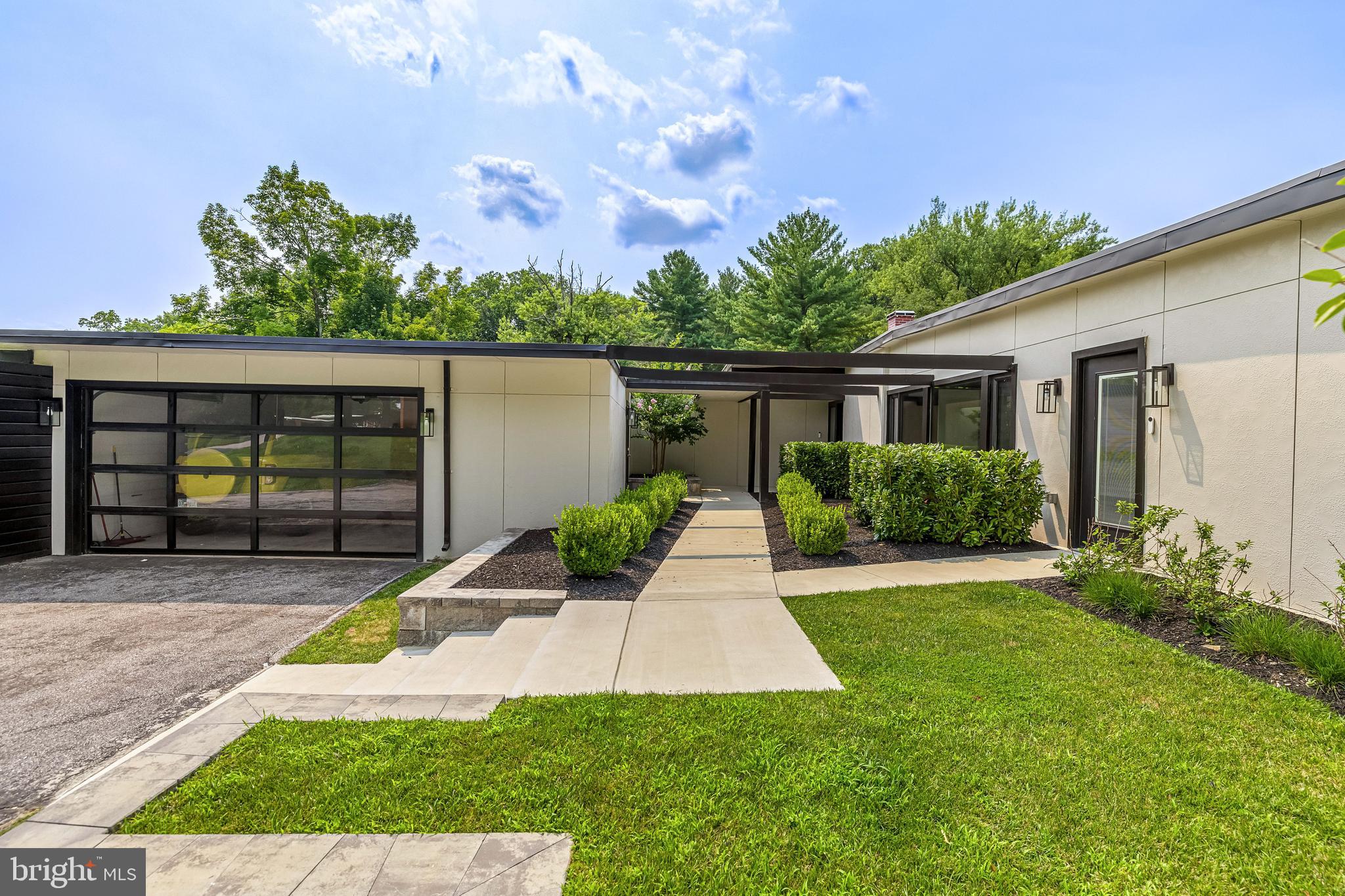 3602 BARBERRY COURT