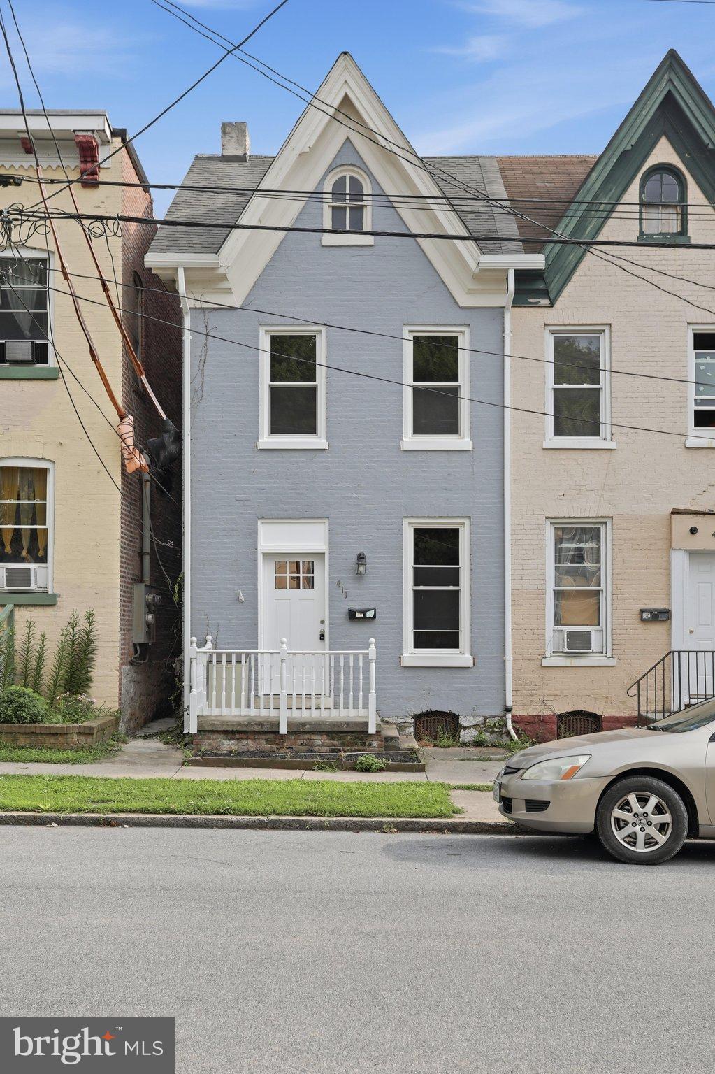 411 W MARTIN STREET