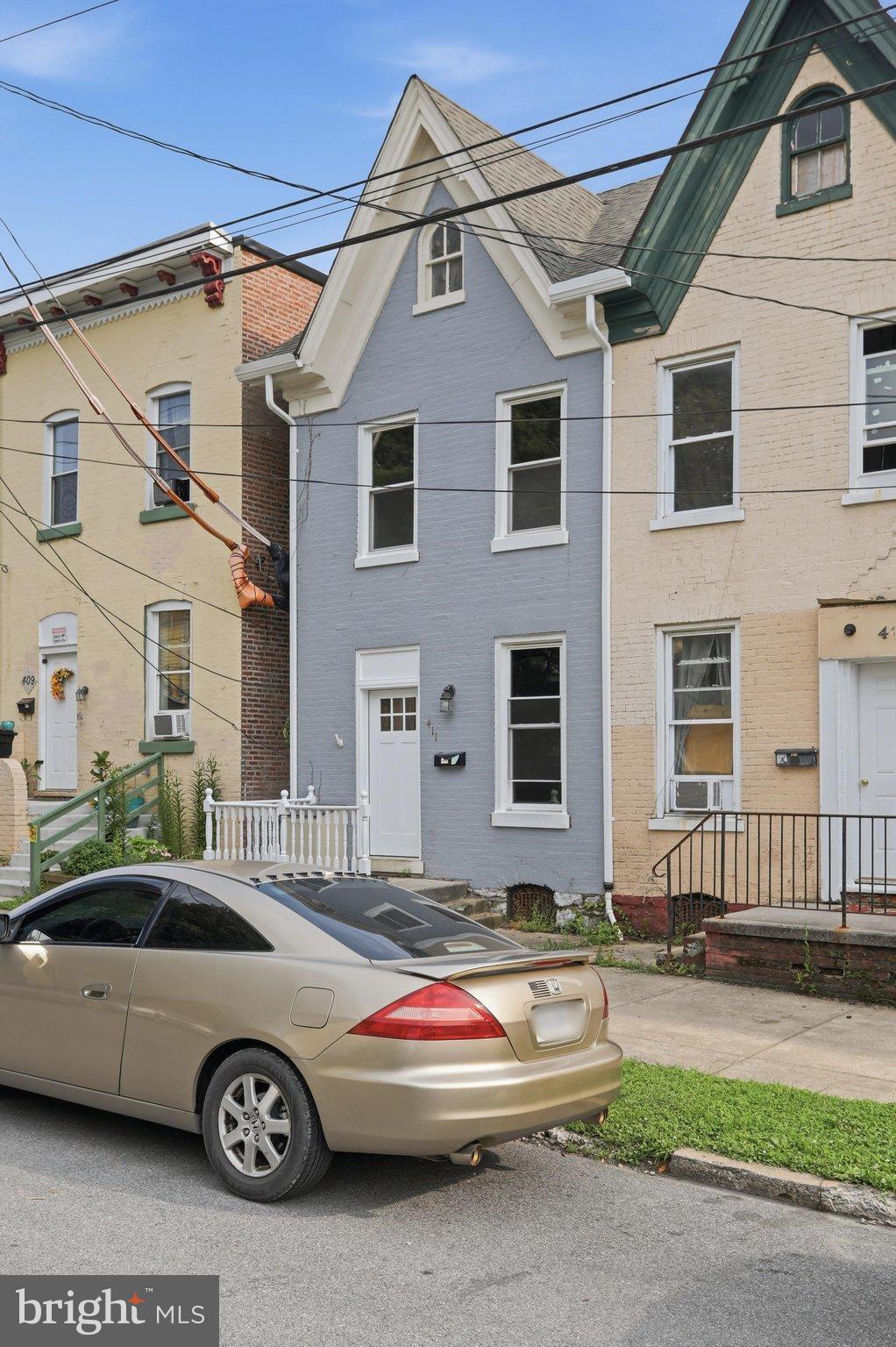 411 W MARTIN STREET
