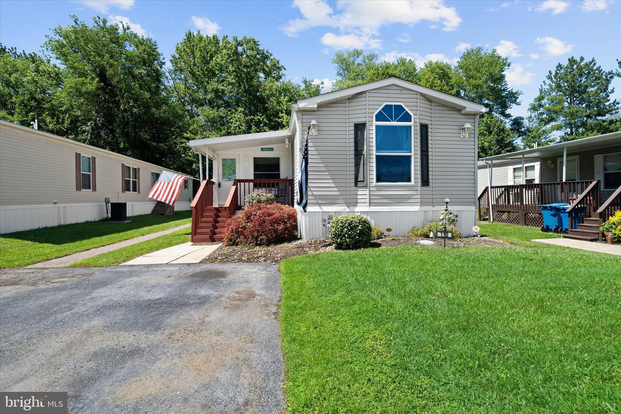 110 W TULIP COURT
