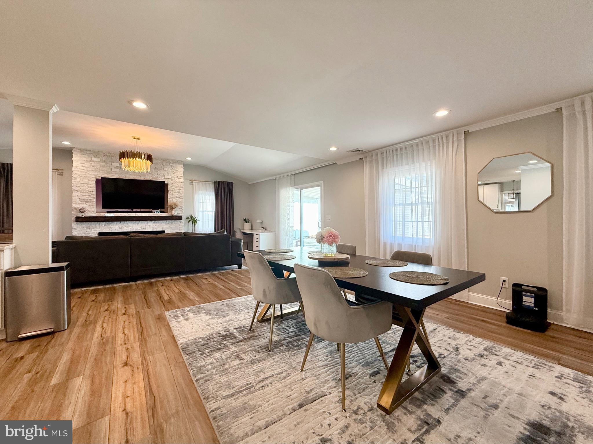 RED CEDAR HILL - Residential