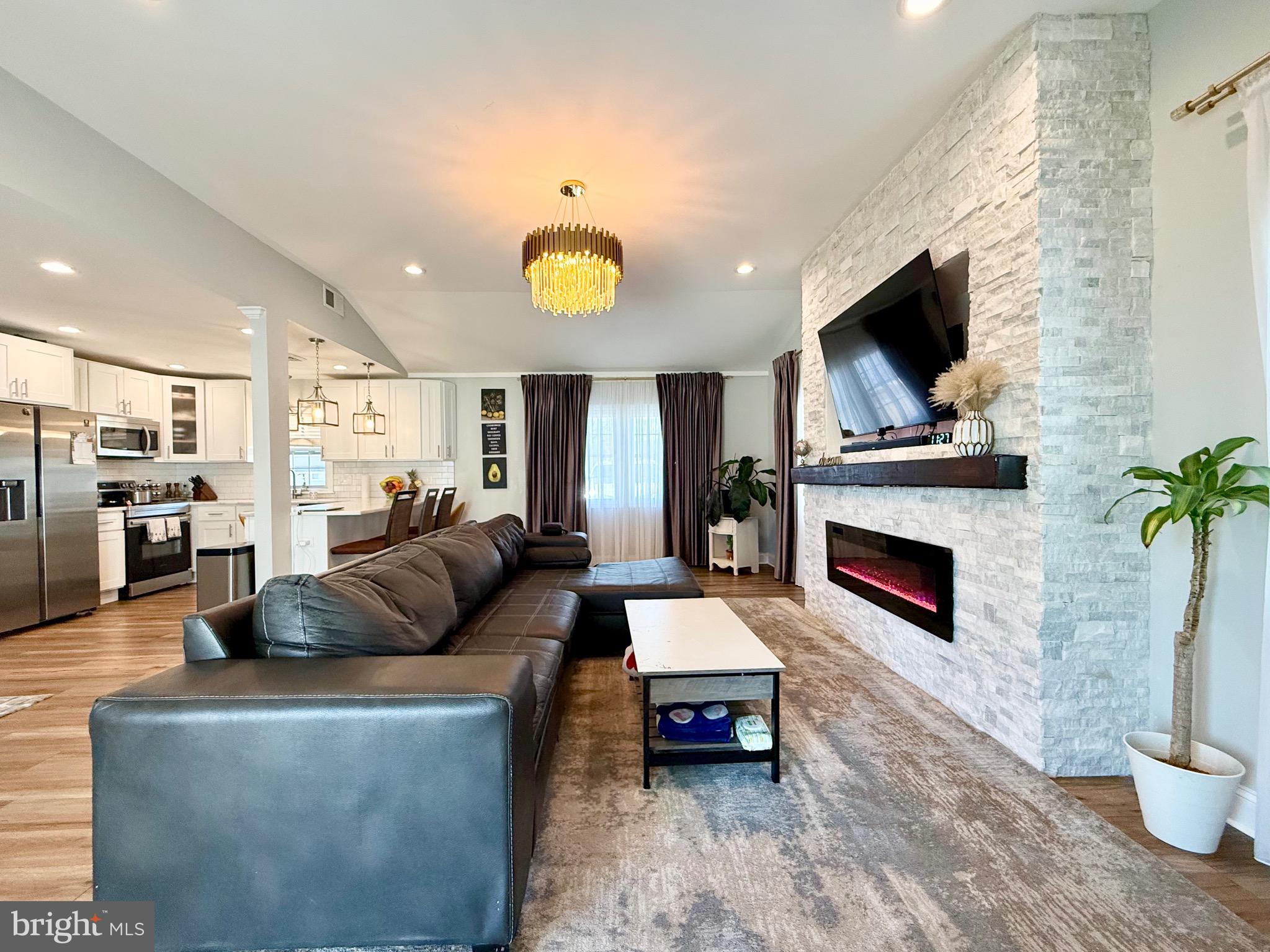 RED CEDAR HILL - Residential