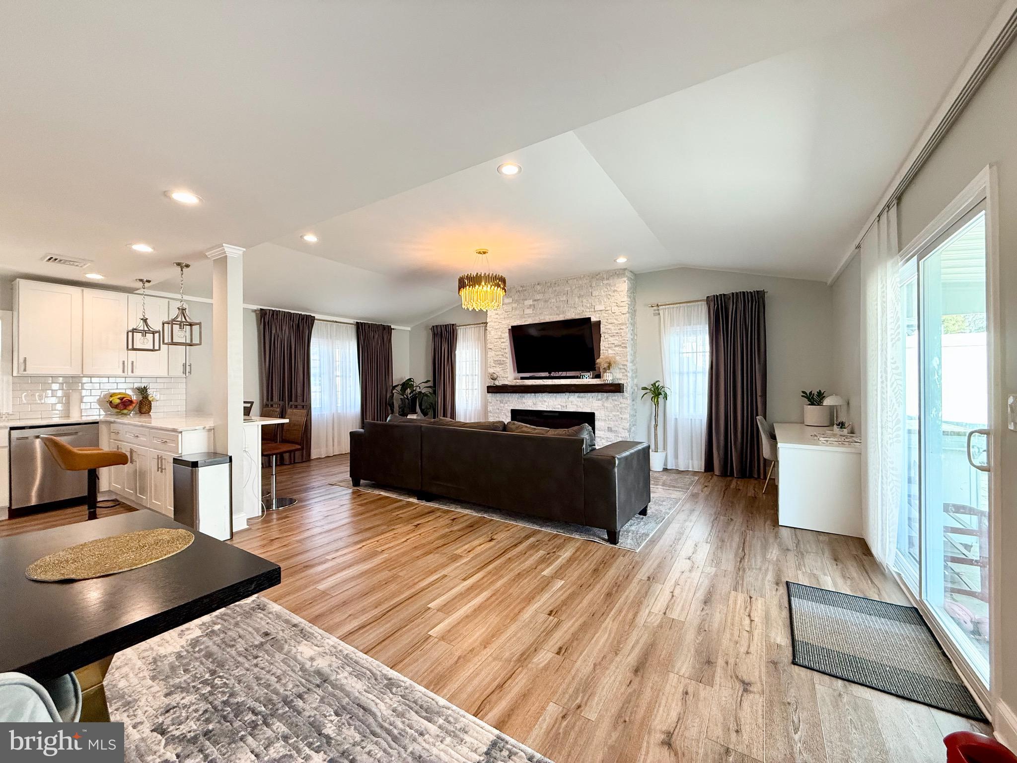RED CEDAR HILL - Residential