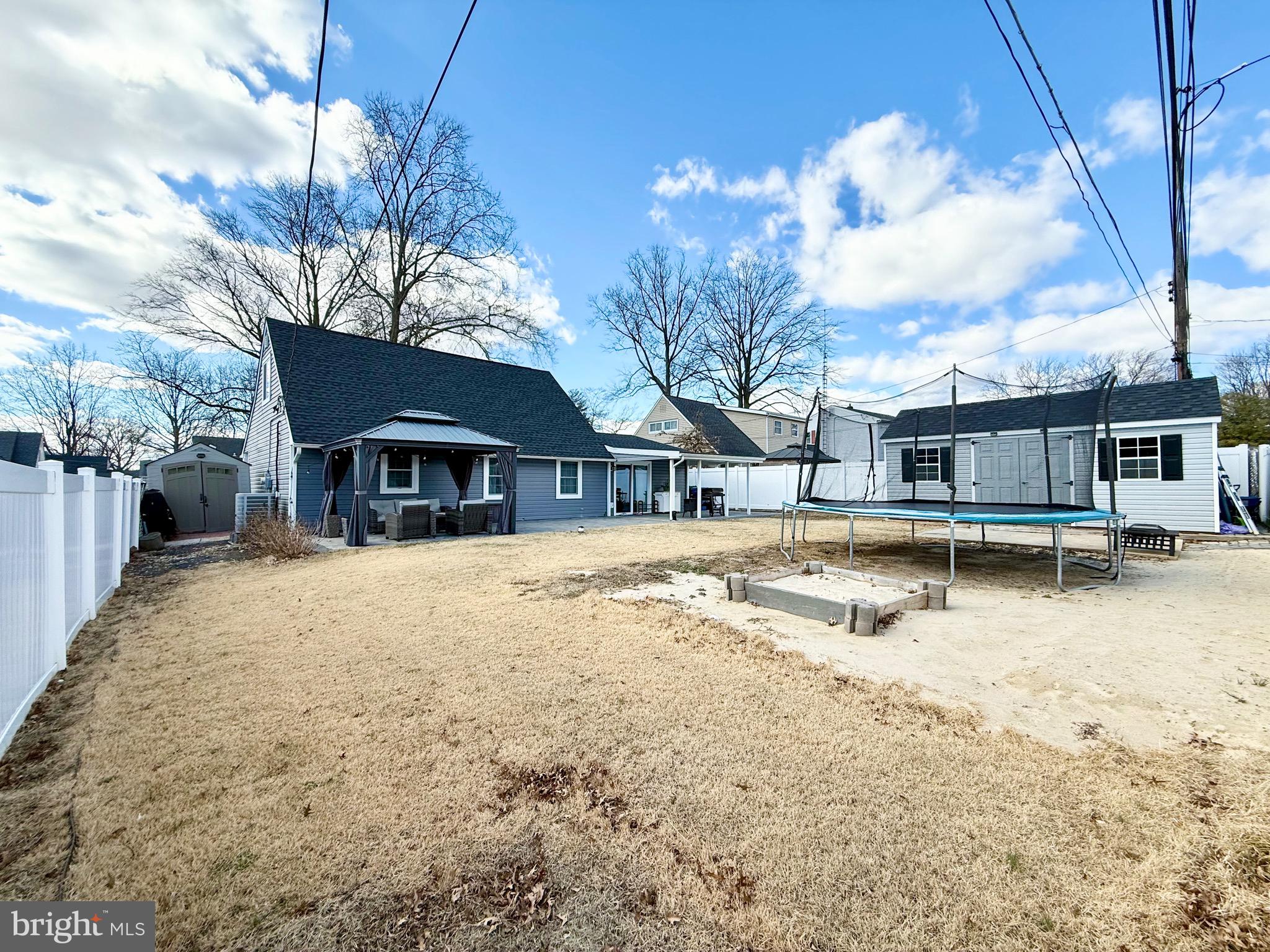 RED CEDAR HILL - Residential