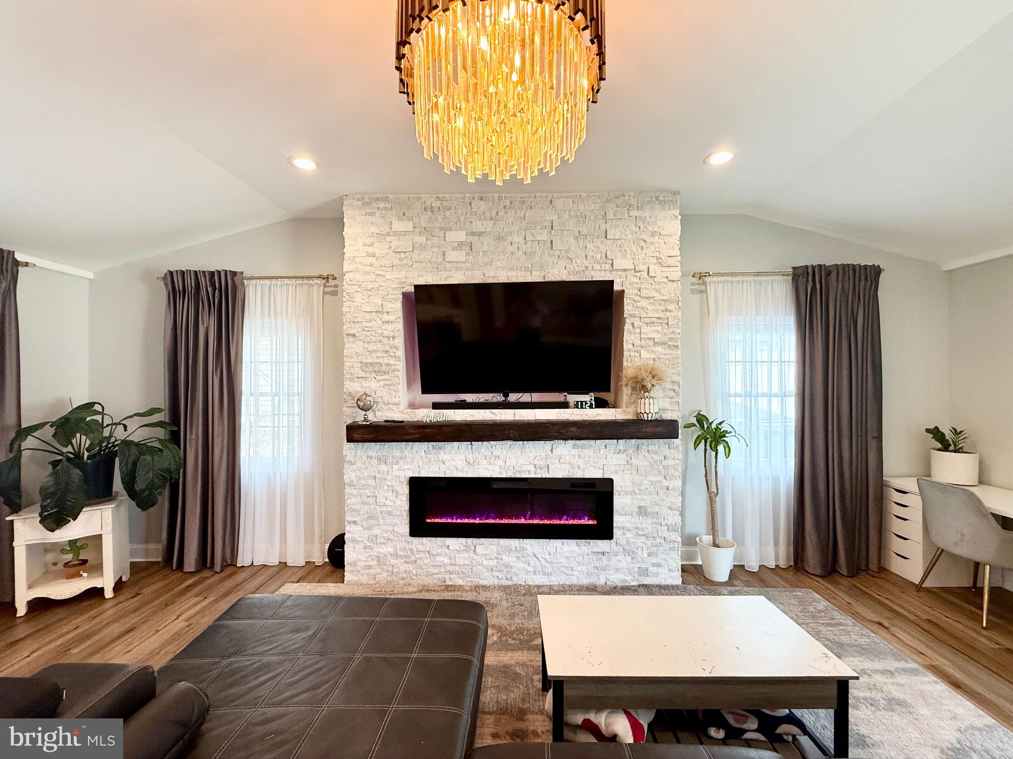 RED CEDAR HILL - Residential