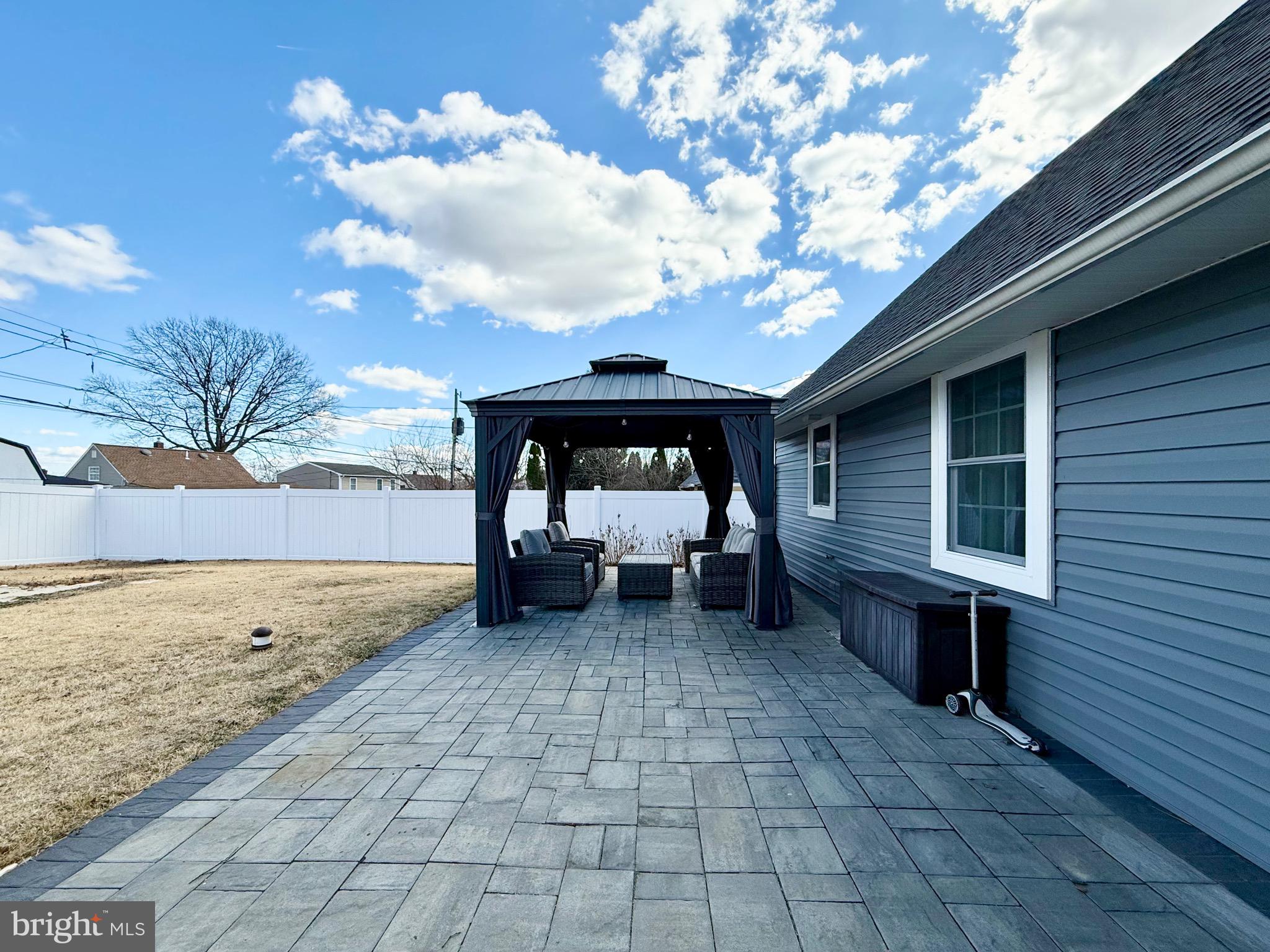 RED CEDAR HILL - Residential