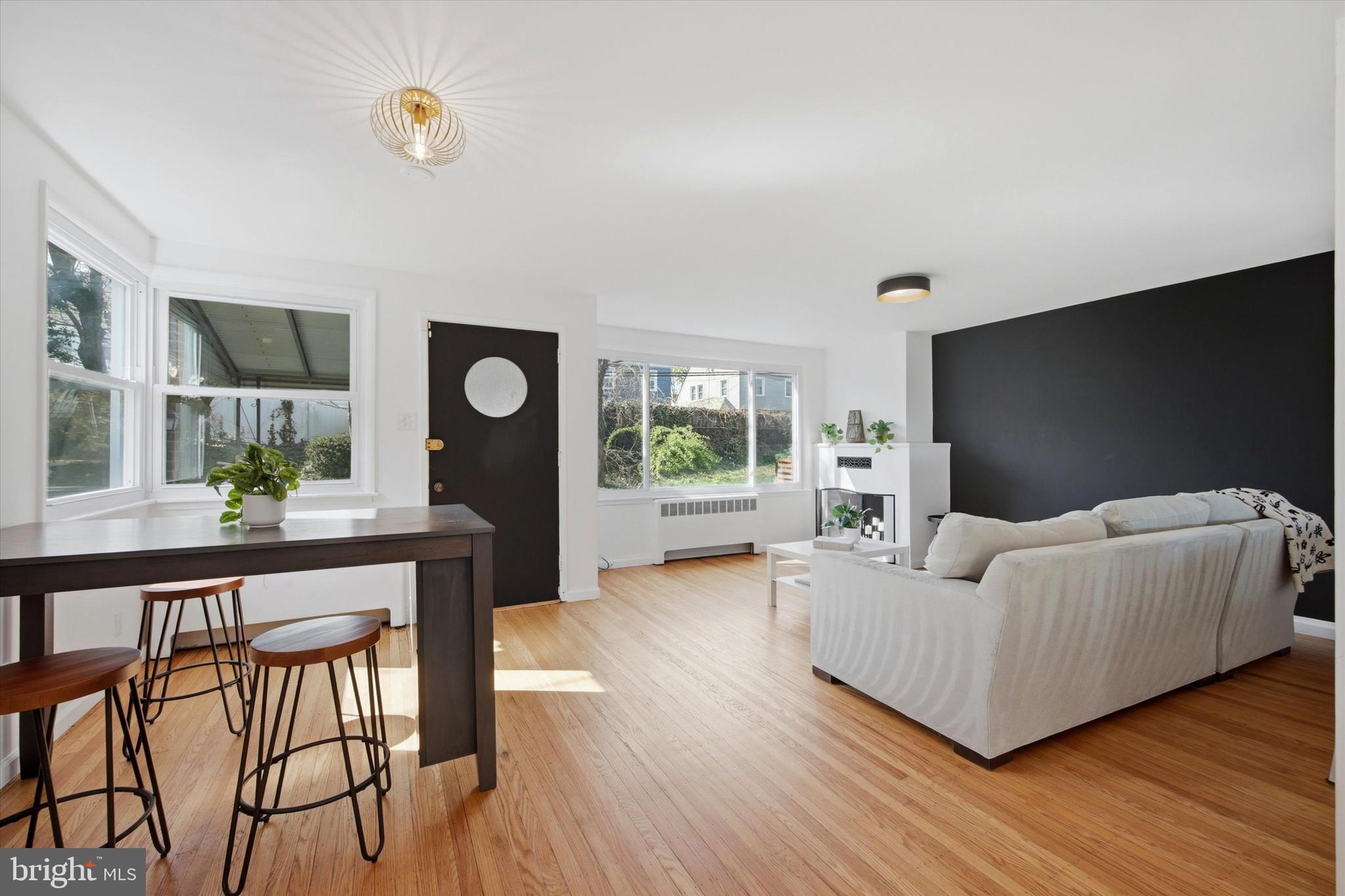 917 E WADSWORTH AVENUE