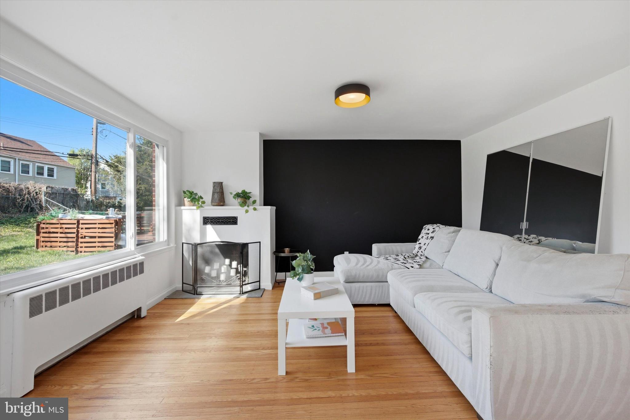 917 E WADSWORTH AVENUE