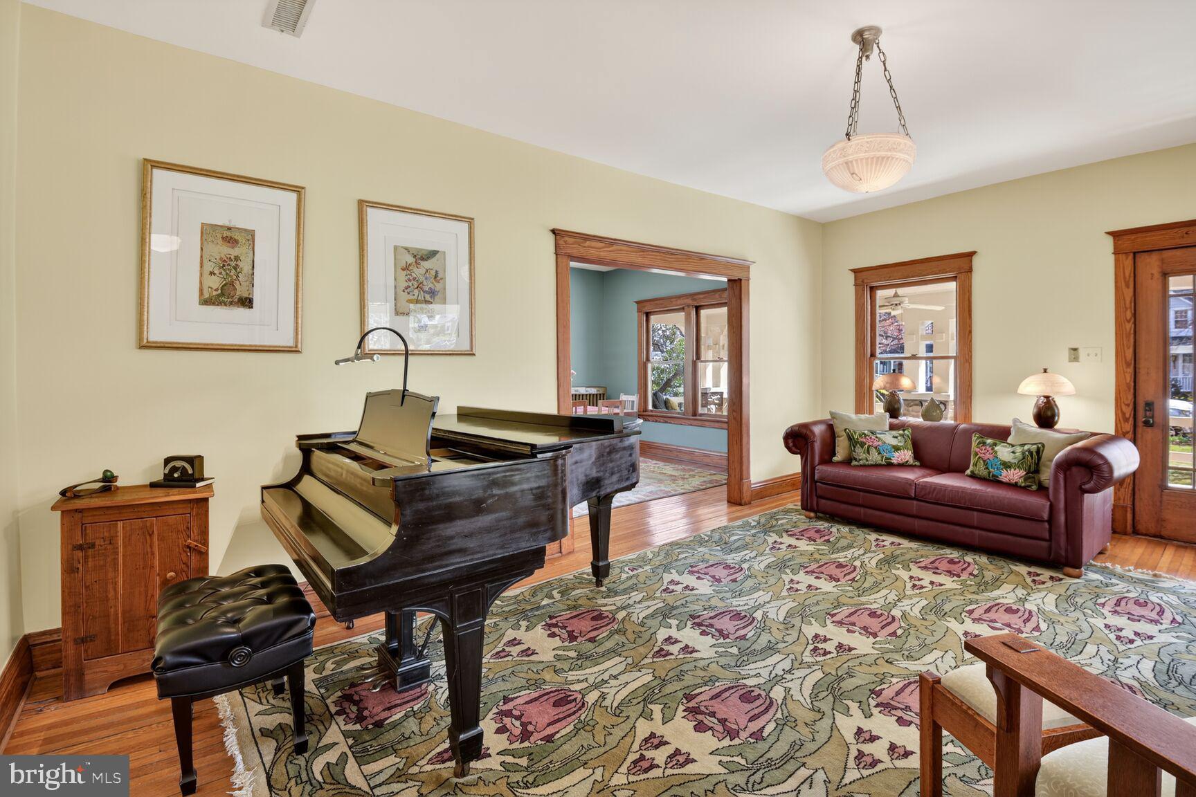 KENSINGTON PARK - Residential