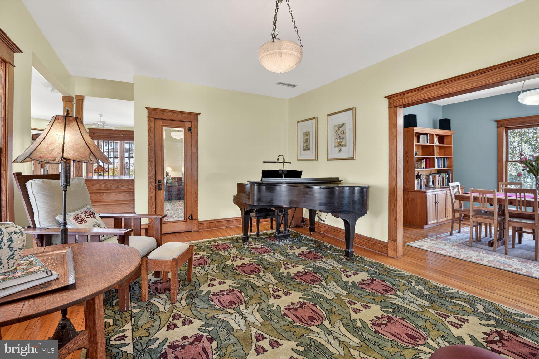 KENSINGTON PARK - Residential