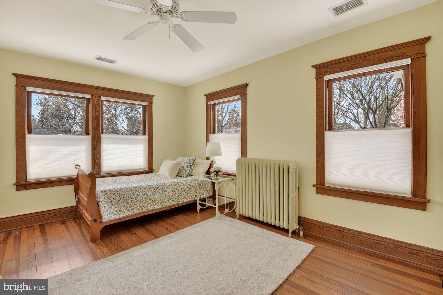 KENSINGTON PARK - Residential