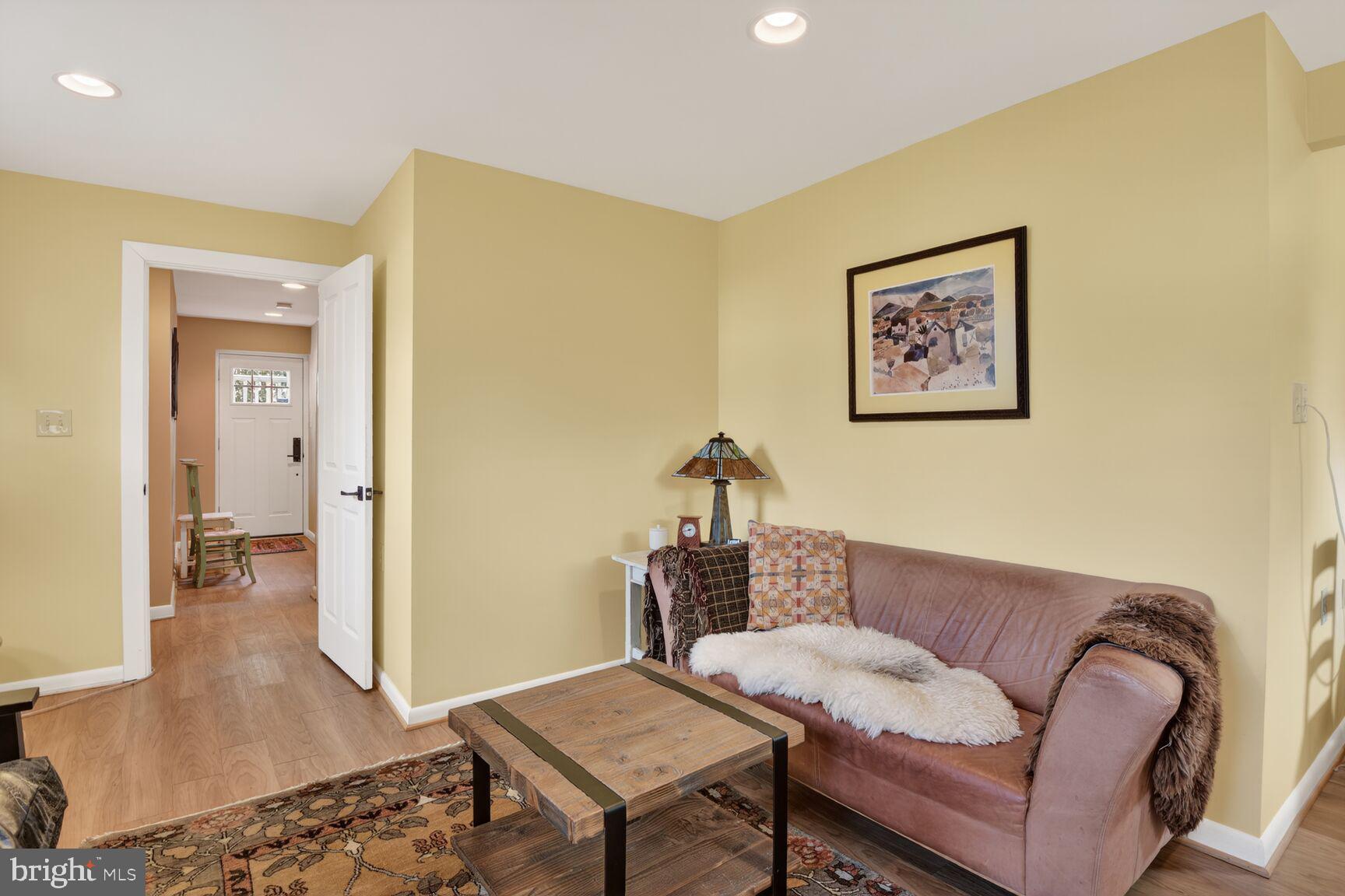 KENSINGTON PARK - Residential