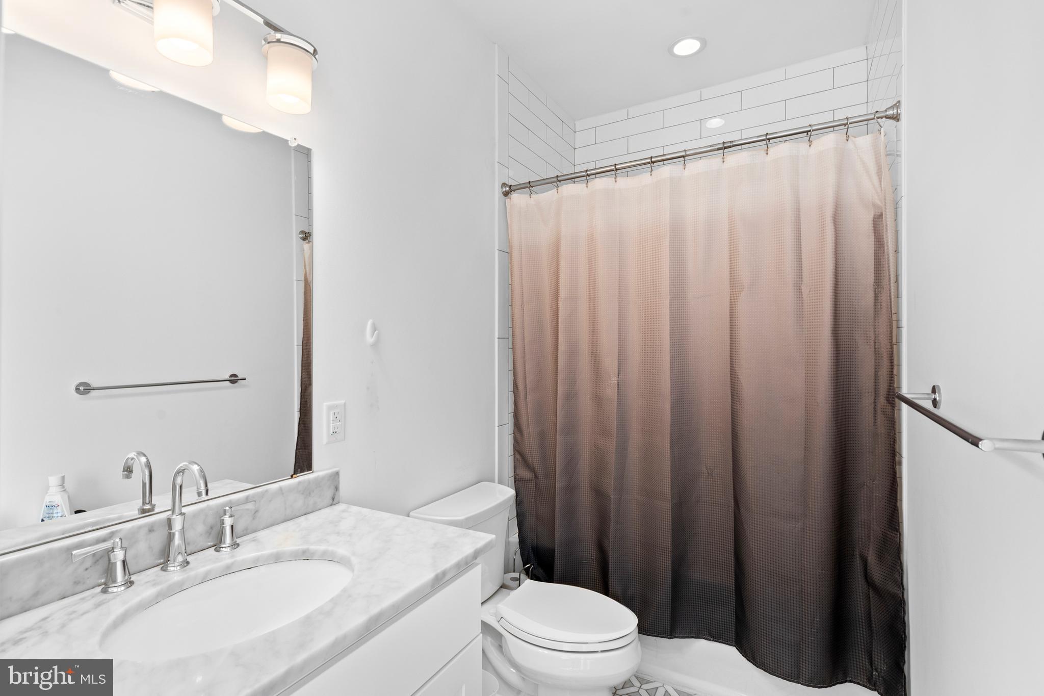 FAIRMOUNT - Residential