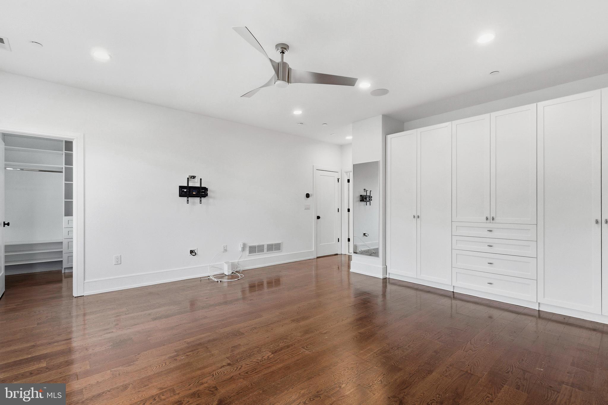 FAIRMOUNT - Residential