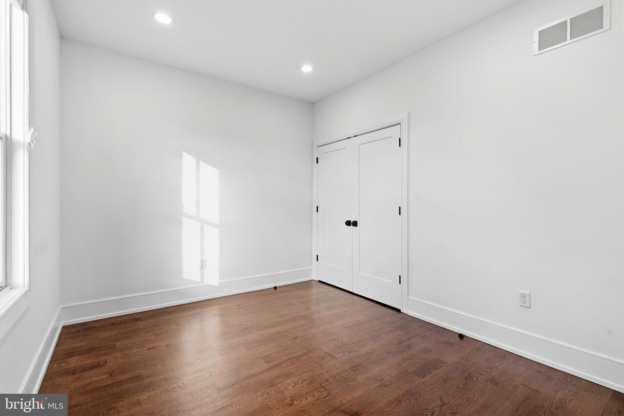 FAIRMOUNT - Residential