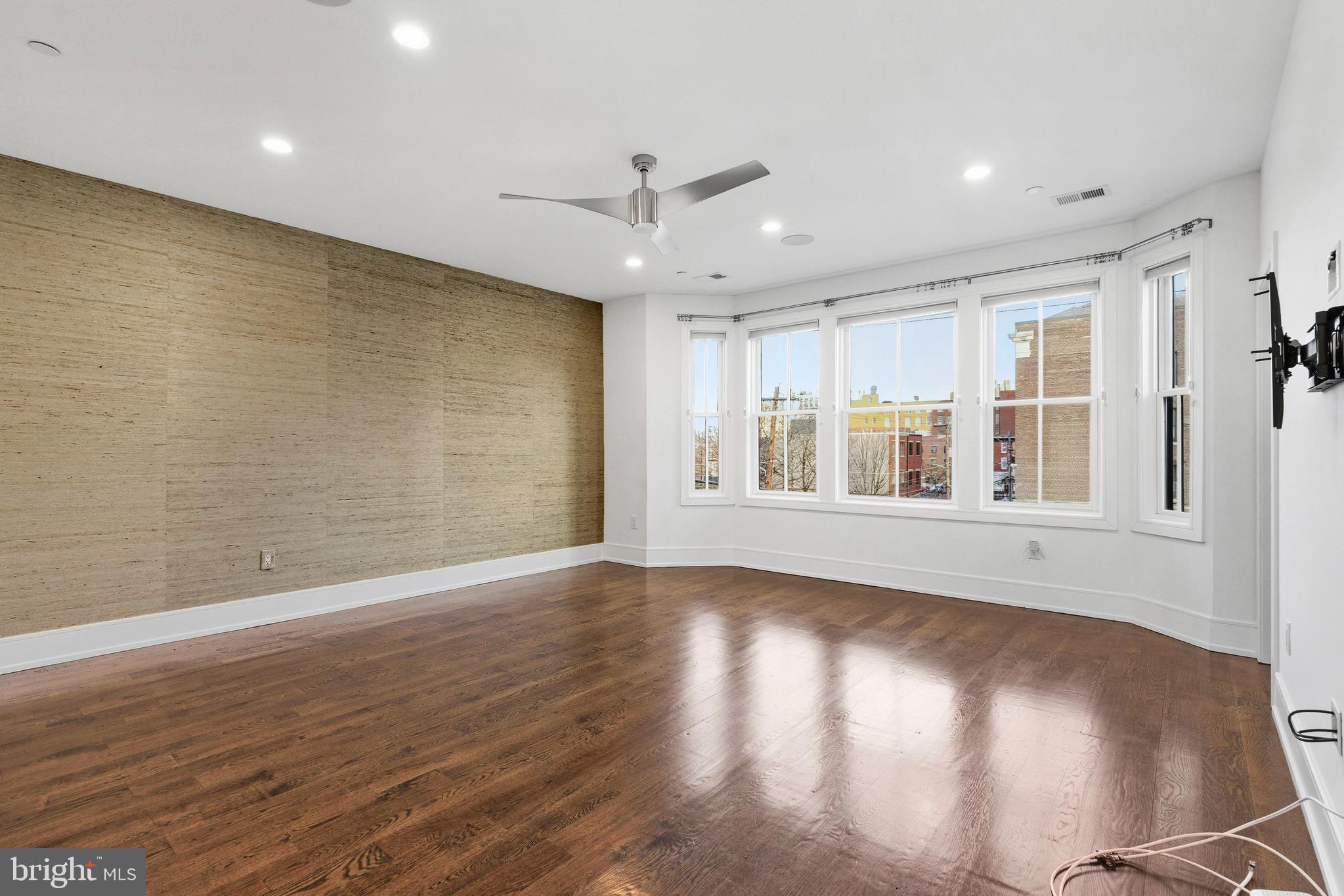 FAIRMOUNT - Residential