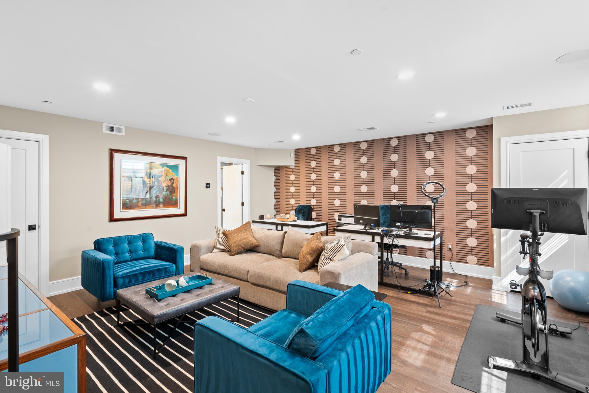 FAIRMOUNT - Residential