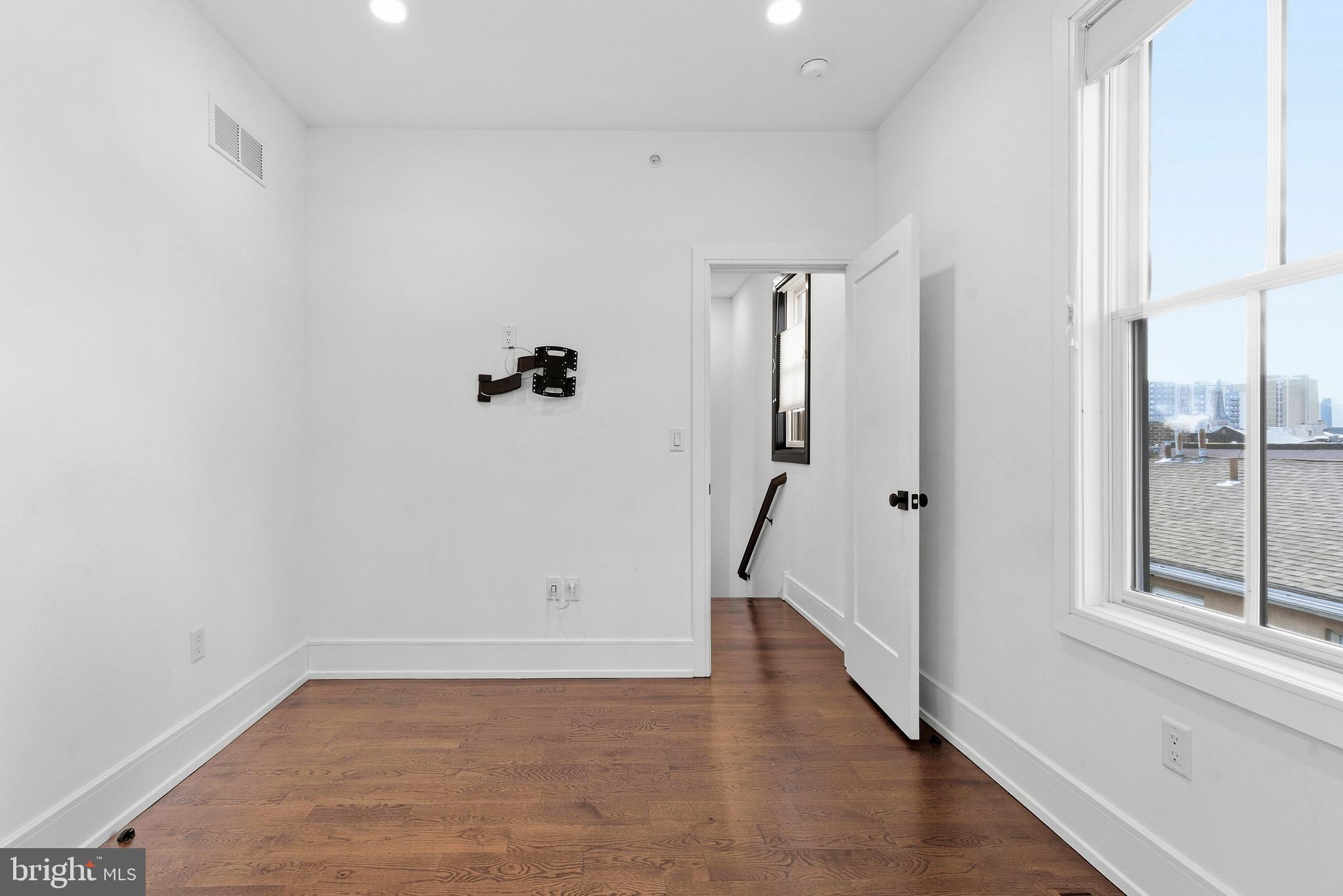 FAIRMOUNT - Residential