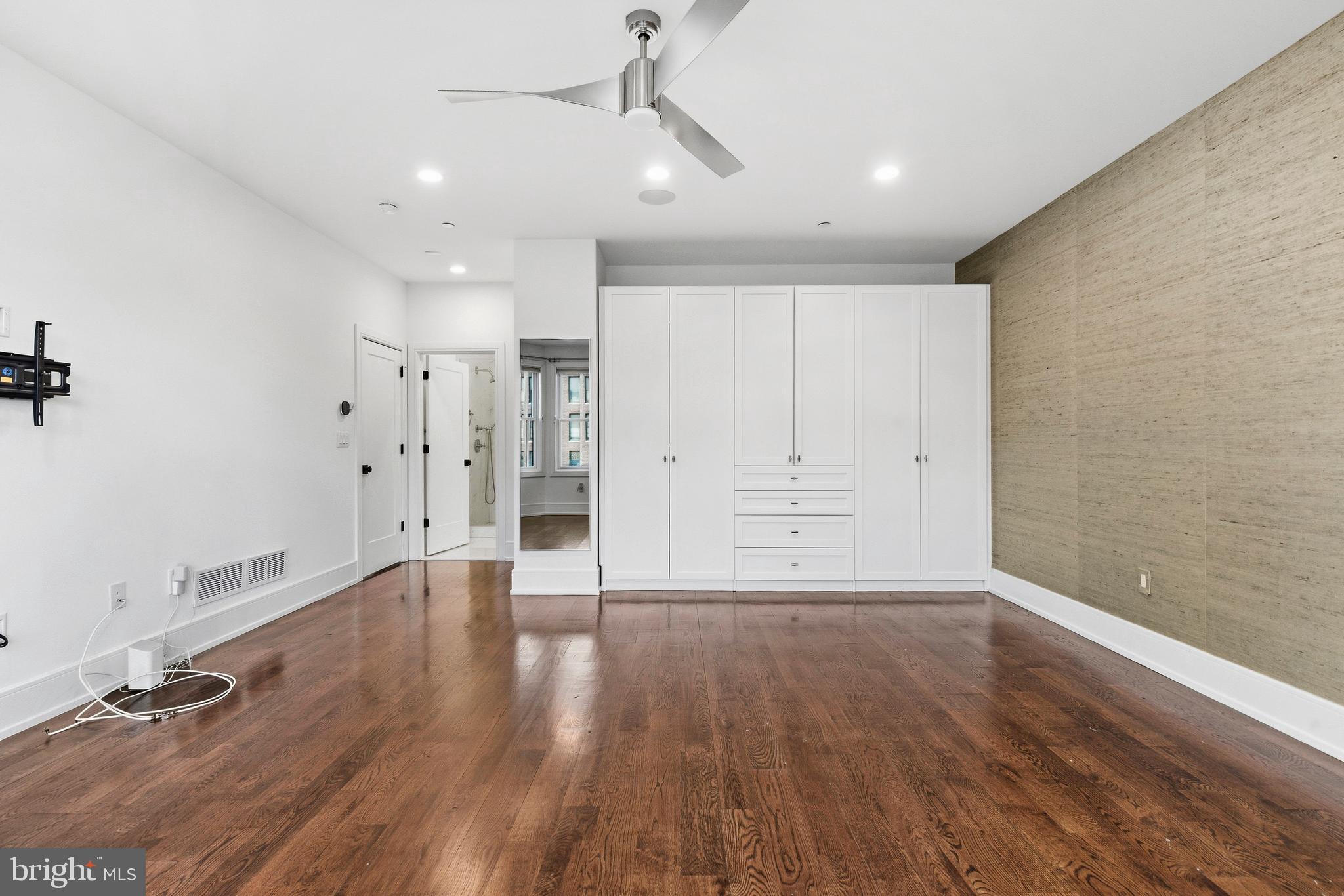 FAIRMOUNT - Residential