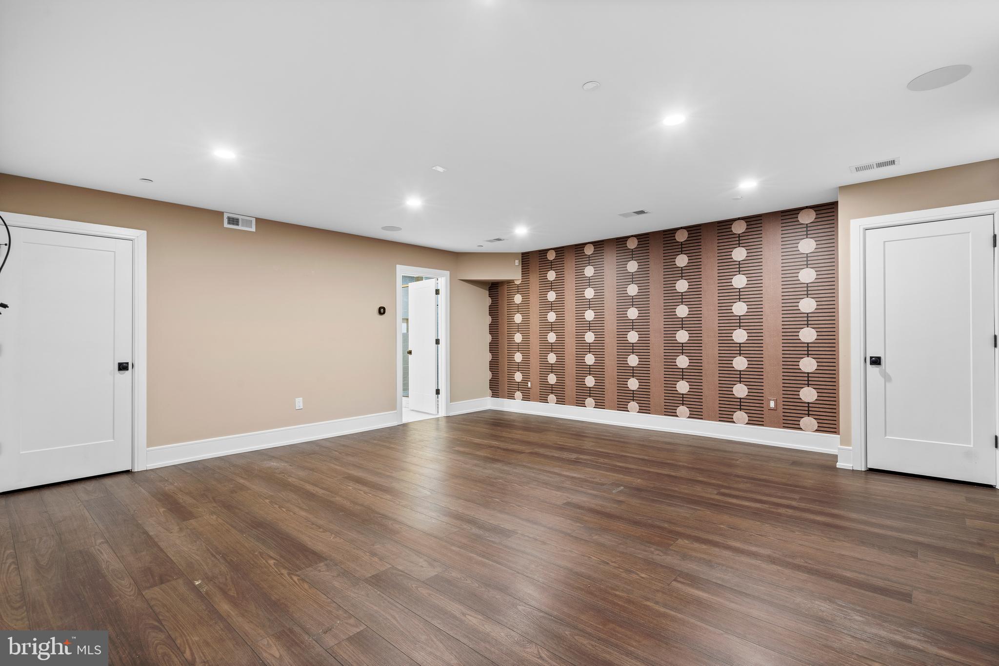 FAIRMOUNT - Residential