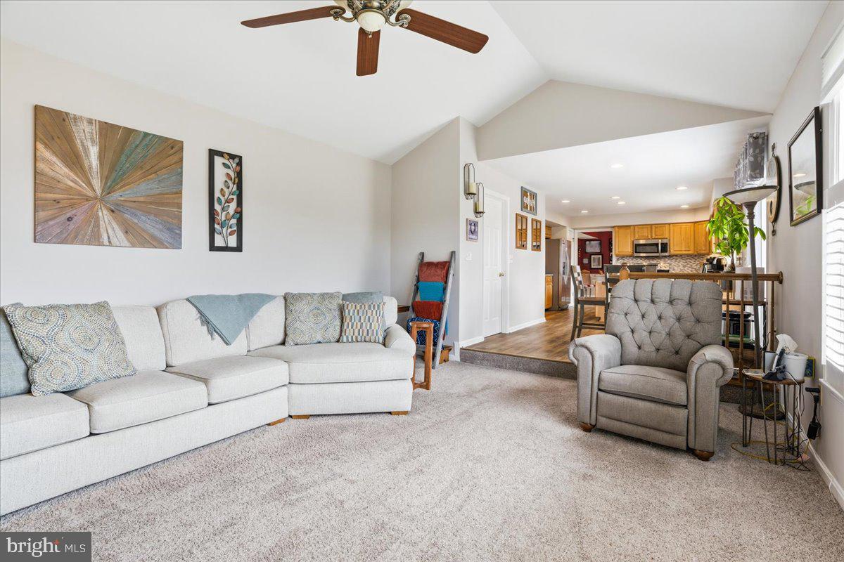 FOXFIELD AT MIDDLETOWN - Residential