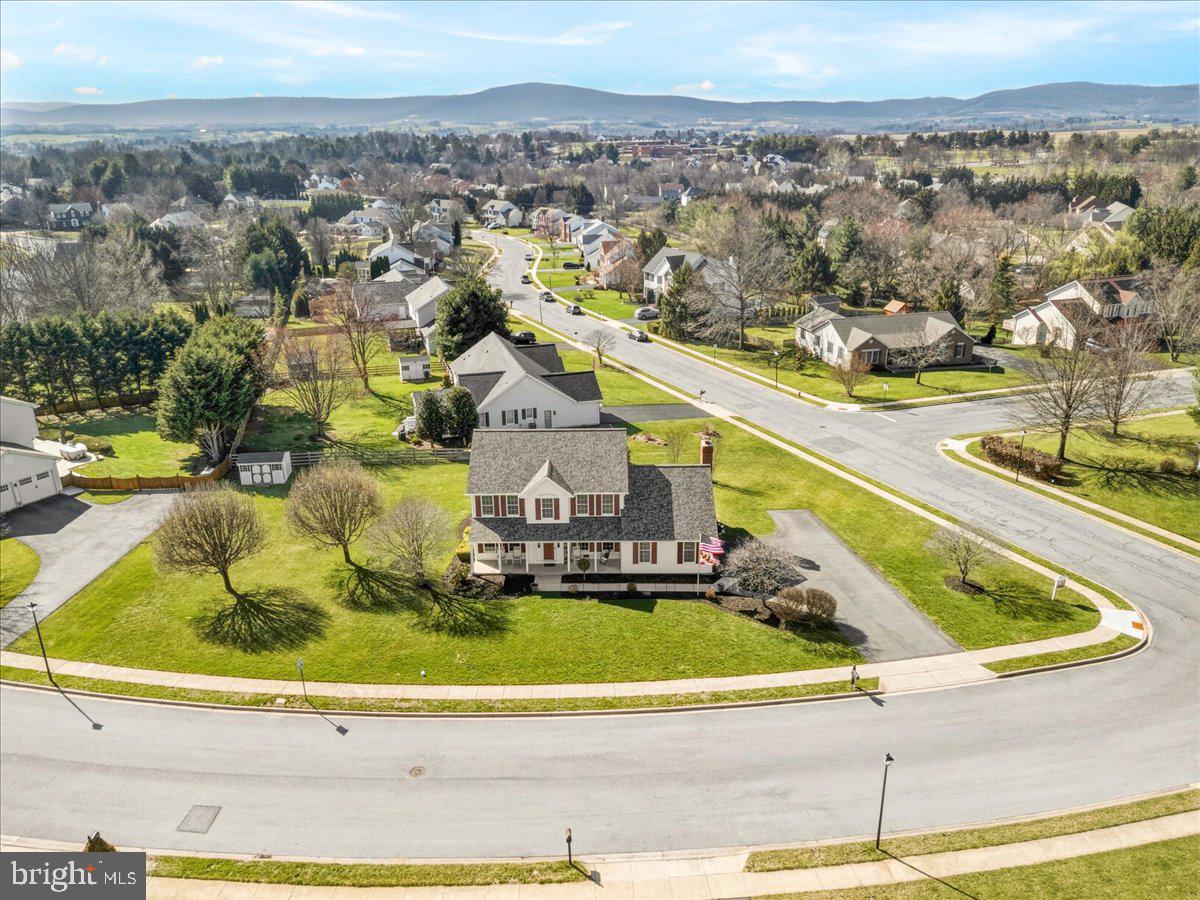 FOXFIELD AT MIDDLETOWN - Residential