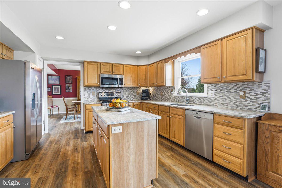 FOXFIELD AT MIDDLETOWN - Residential