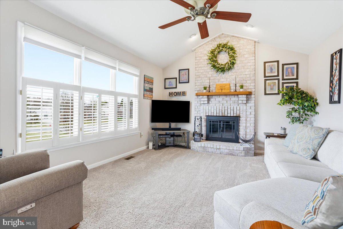 FOXFIELD AT MIDDLETOWN - Residential