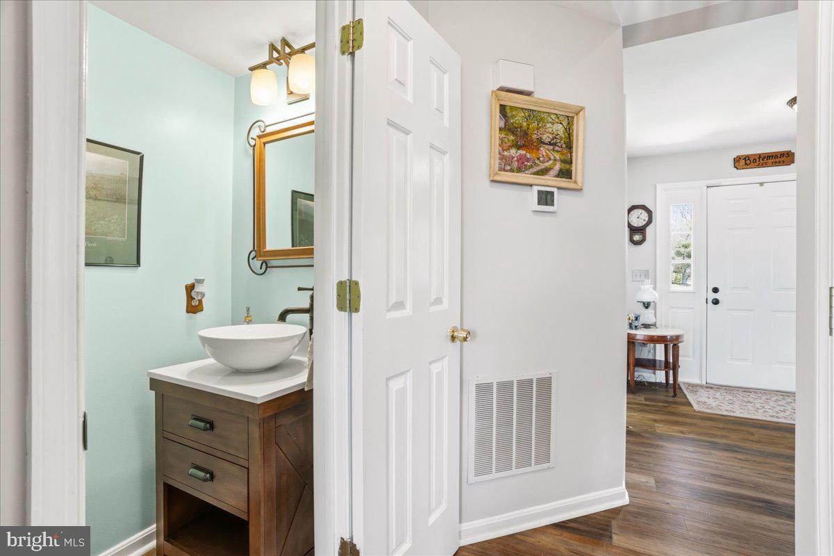 FOXFIELD AT MIDDLETOWN - Residential