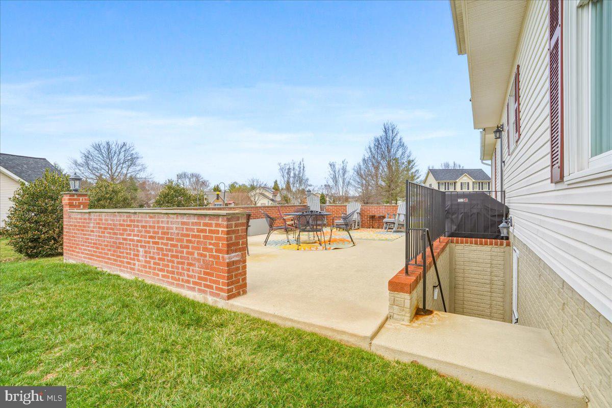 FOXFIELD AT MIDDLETOWN - Residential