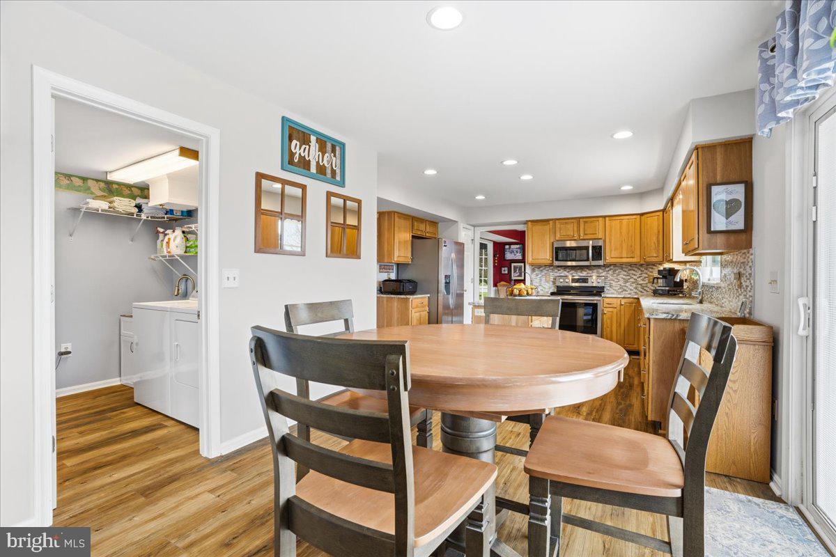 FOXFIELD AT MIDDLETOWN - Residential