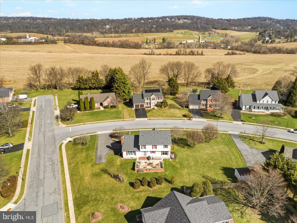 FOXFIELD AT MIDDLETOWN - Residential
