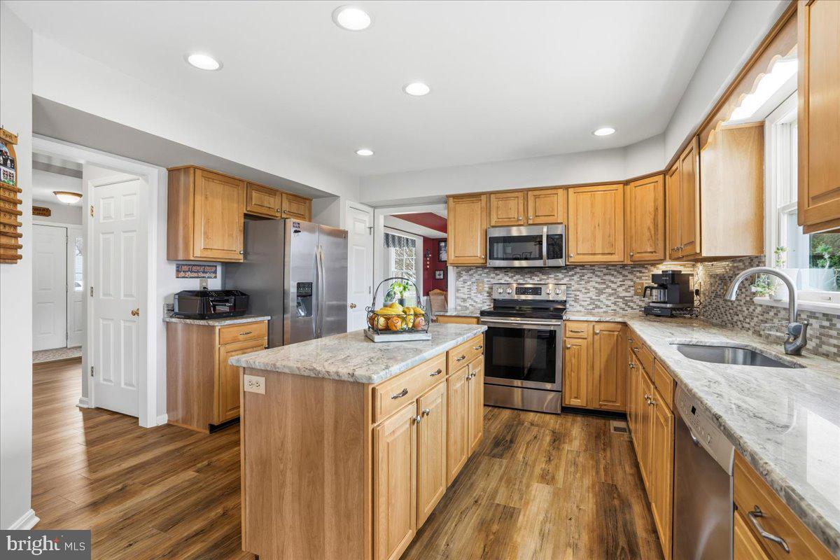 FOXFIELD AT MIDDLETOWN - Residential