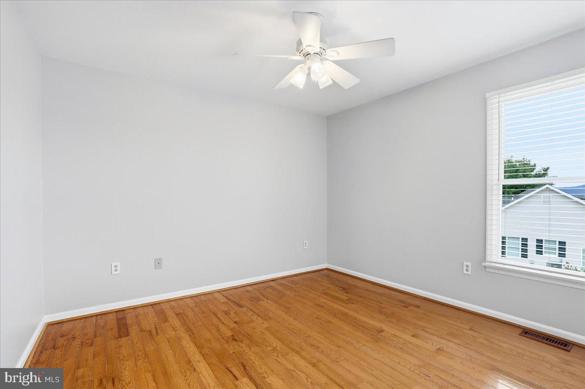 FOXFIELD AT MIDDLETOWN - Residential