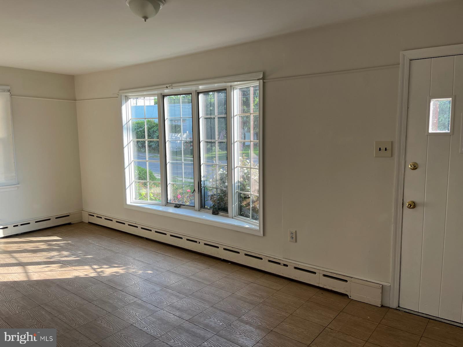 GLENSIDE - Residential Lease