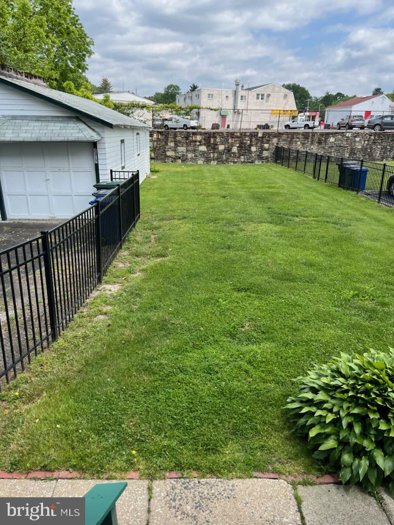 GLENSIDE - Residential Lease