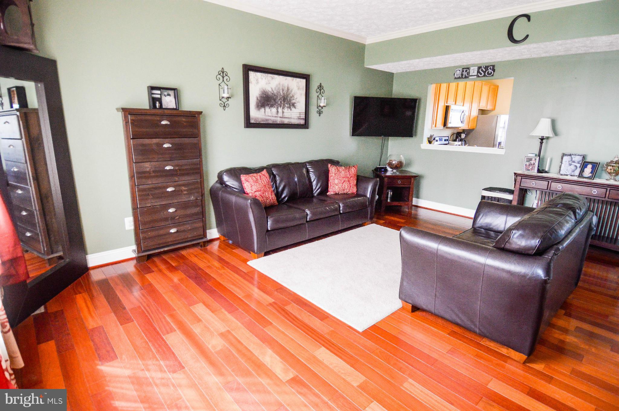 CONSTANT FRIENDSHIP - Residential Lease