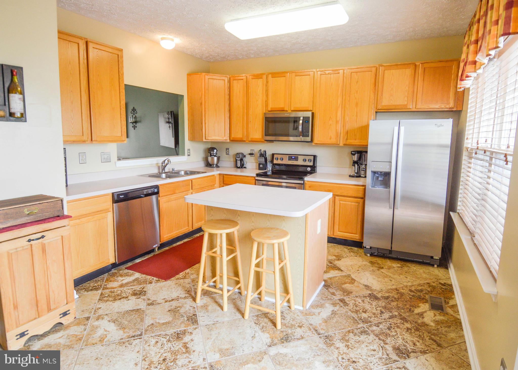 CONSTANT FRIENDSHIP - Residential Lease