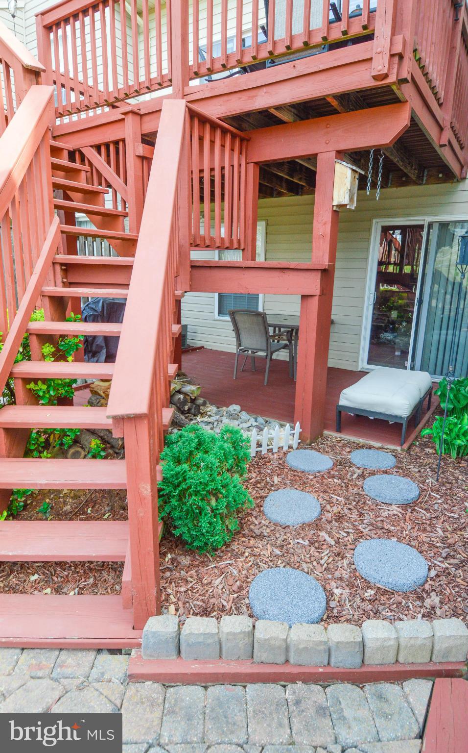 CONSTANT FRIENDSHIP - Residential Lease