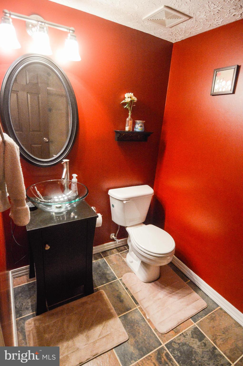 CONSTANT FRIENDSHIP - Residential Lease