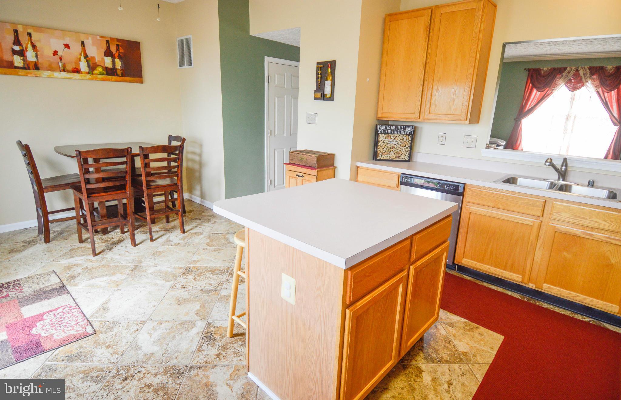 CONSTANT FRIENDSHIP - Residential Lease