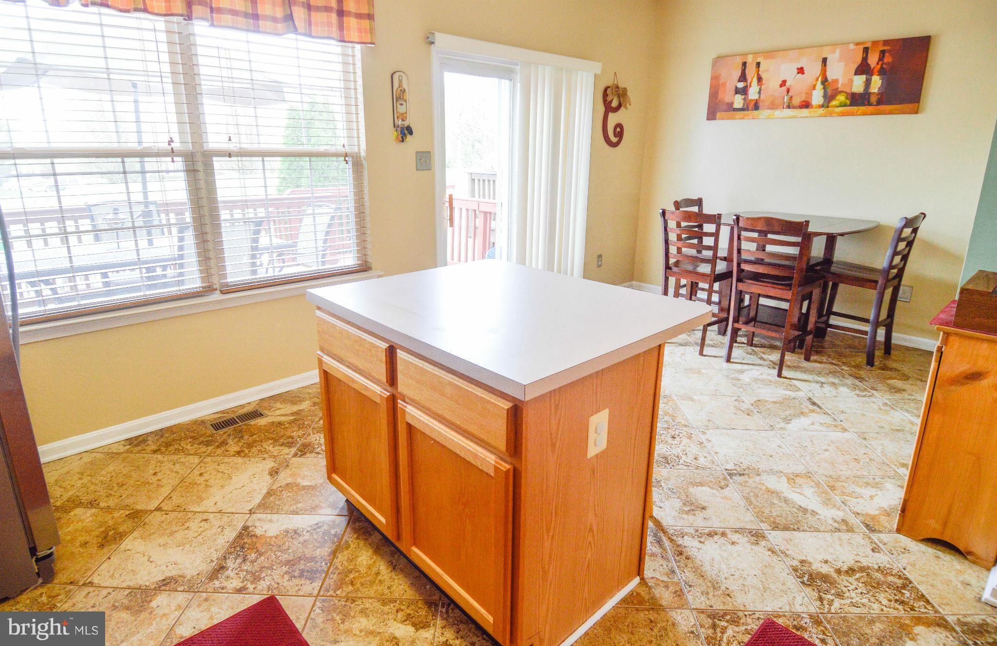 CONSTANT FRIENDSHIP - Residential Lease