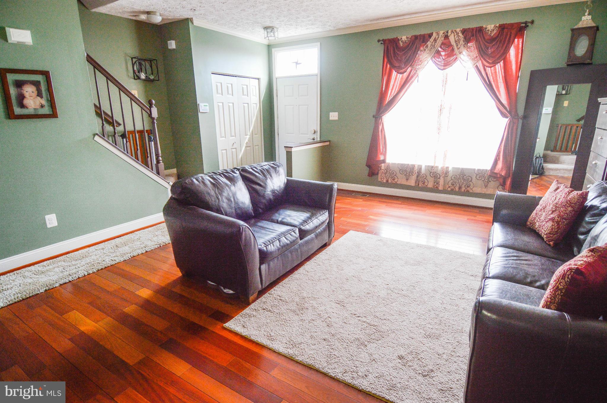 CONSTANT FRIENDSHIP - Residential Lease