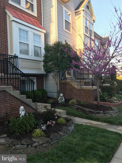 GUNSTON CORNER - Residential