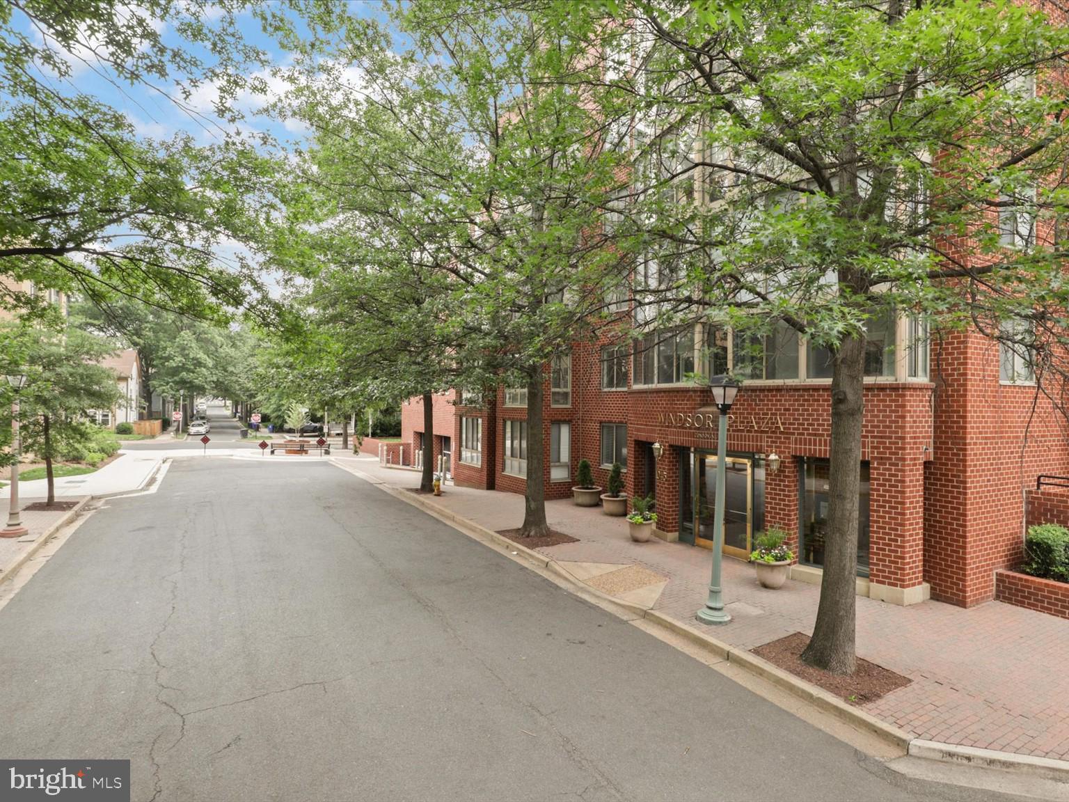 1045 N UTAH STREET 2-207